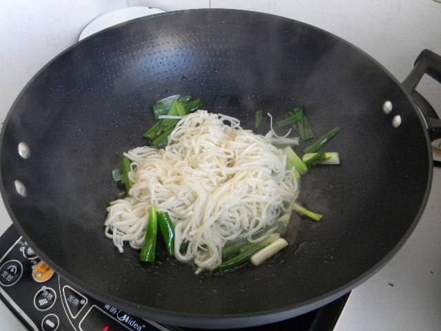葱香番茄面步骤8