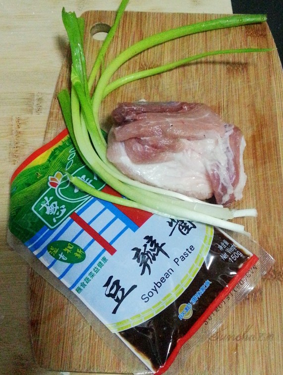 手工炸酱面步骤1