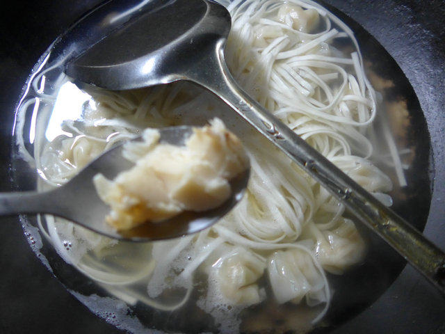 鲜虾小馄饨汤面步骤7