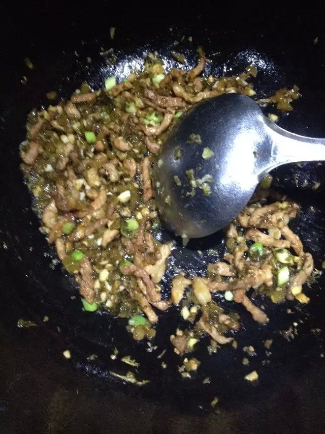 雪菜肉丝面步骤5