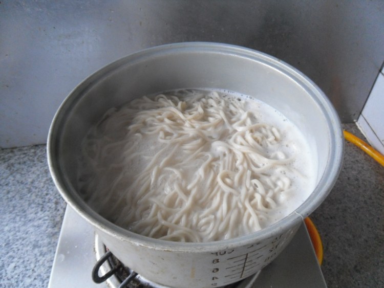 肉丁榨菜打卤面步骤4