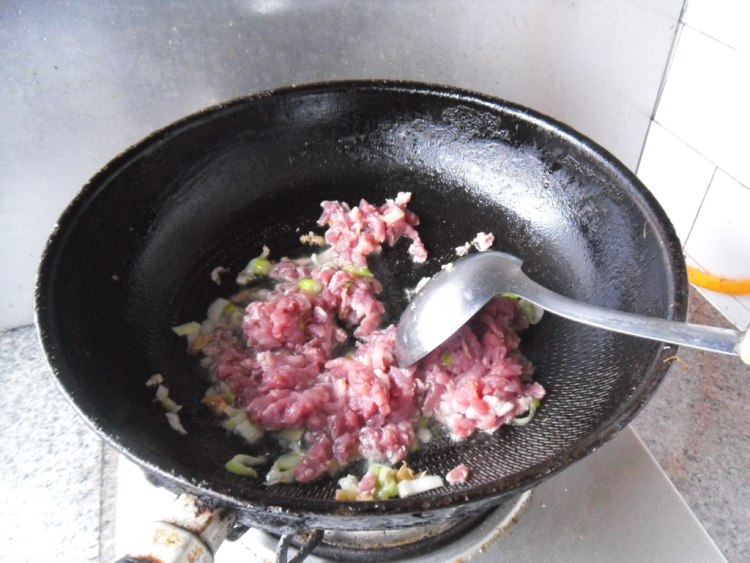 肉丁榨菜打卤面步骤6
