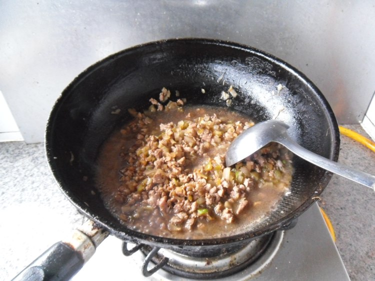 肉丁榨菜打卤面步骤10