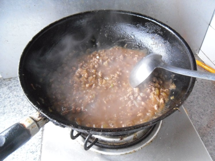 肉丁榨菜打卤面步骤11