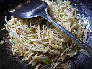 肉丝白菜炒面步骤13