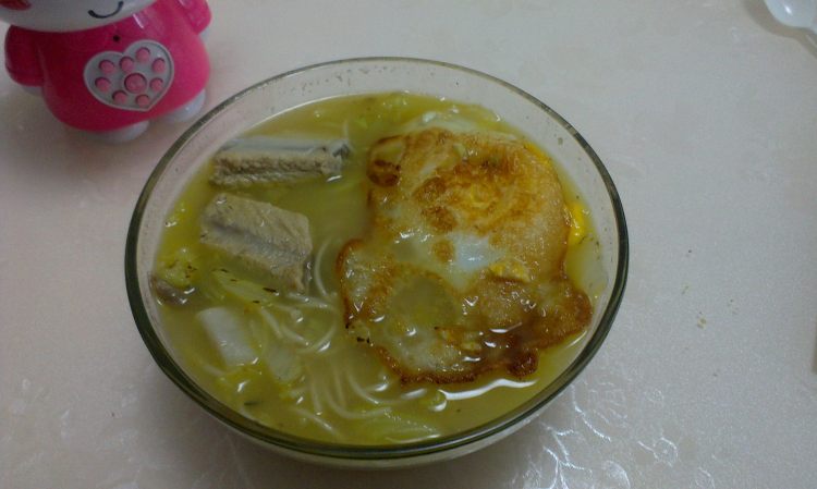 鸡汤排骨面步骤7