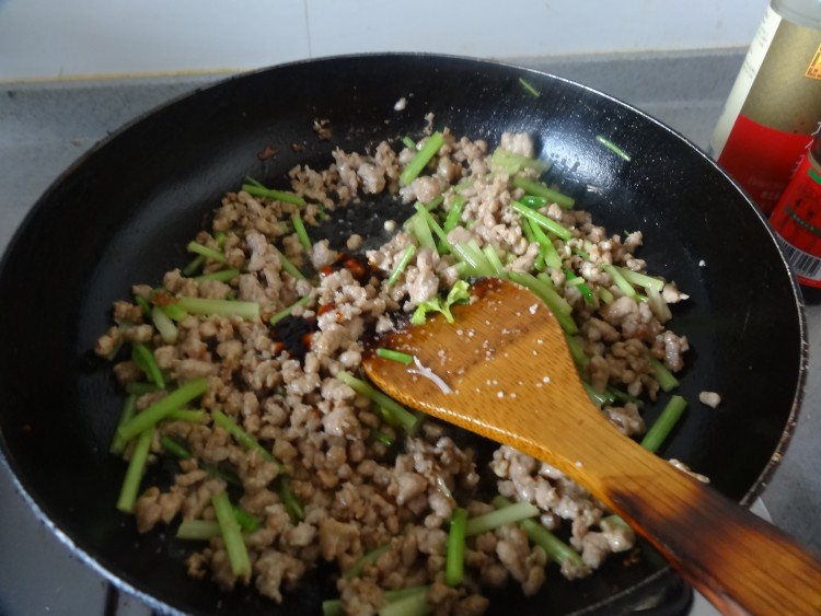 鸡块肉末面步骤11