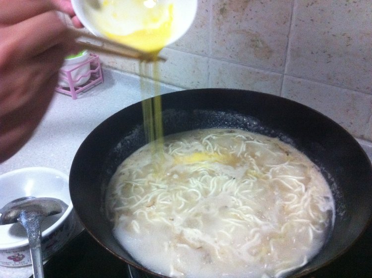 白菜鸡蛋汤面步骤10