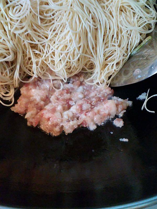 龙虾烩面步骤7