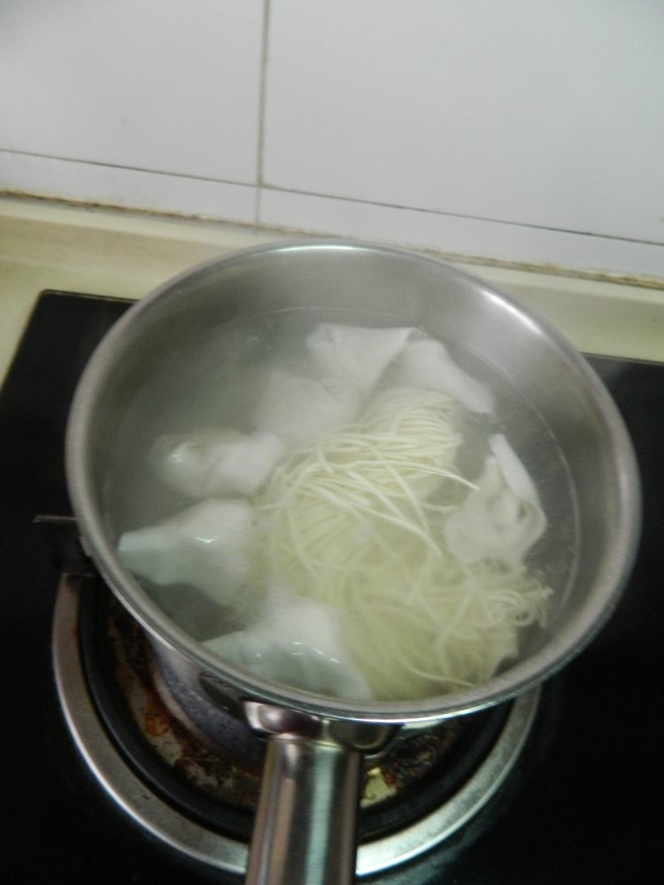 酱油馄饨面步骤5