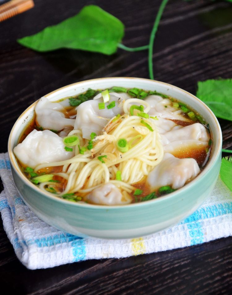 酱油馄饨面步骤7