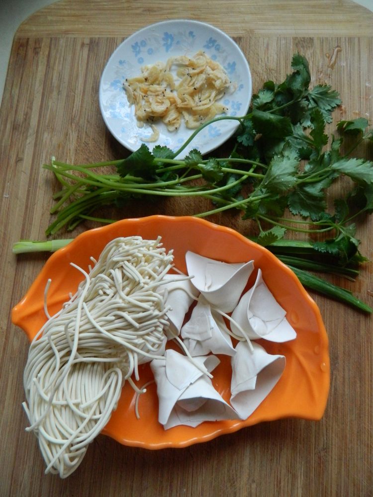 酱油馄饨面步骤1
