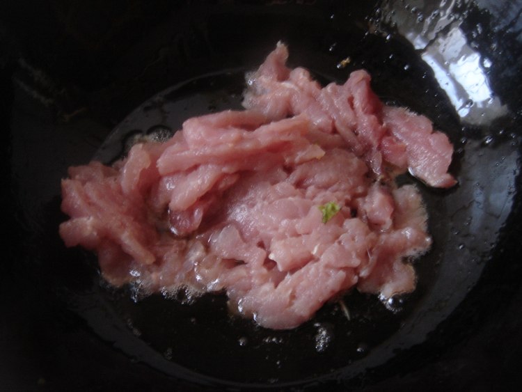 炸酱肉丁面步骤1