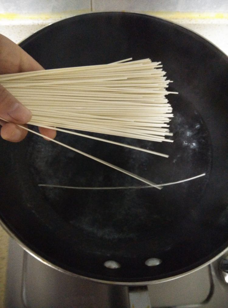 青菜面条步骤2