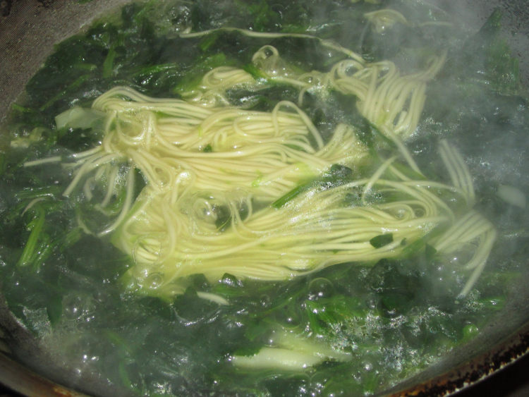 菠菜鸡丁面步骤9