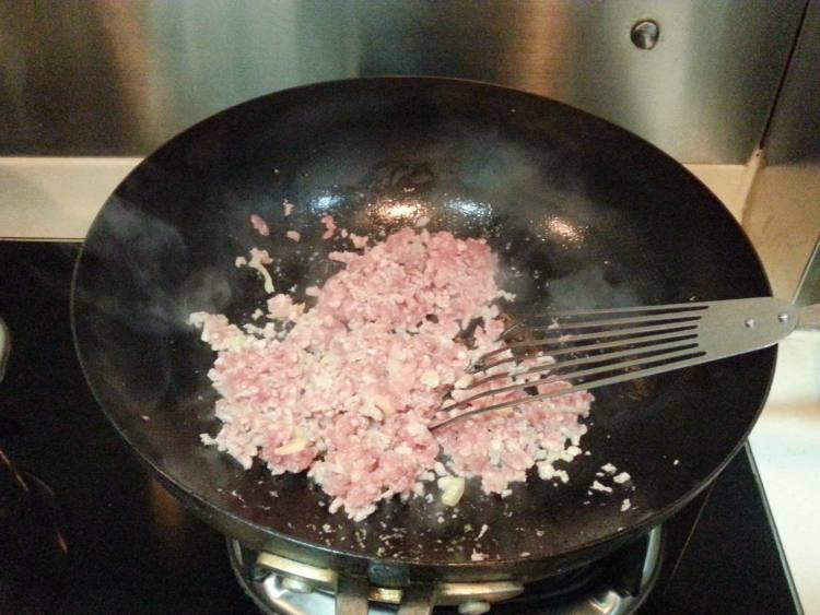 猪肉末扁豆焖面步骤6