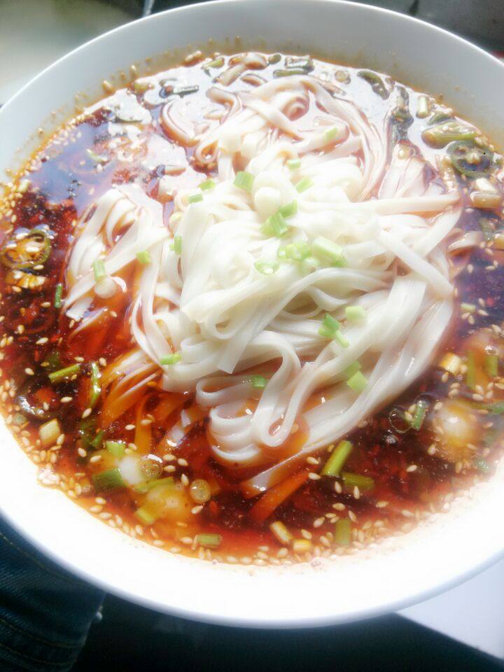 麻辣红汤面步骤6