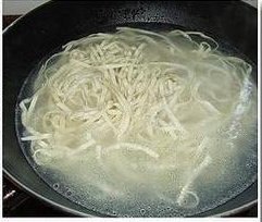 卤肉酱汤面步骤4