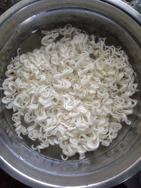 白菜猪肉汤面步骤1