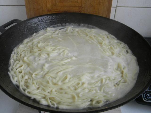 青椒肉丝炸酱面步骤12
