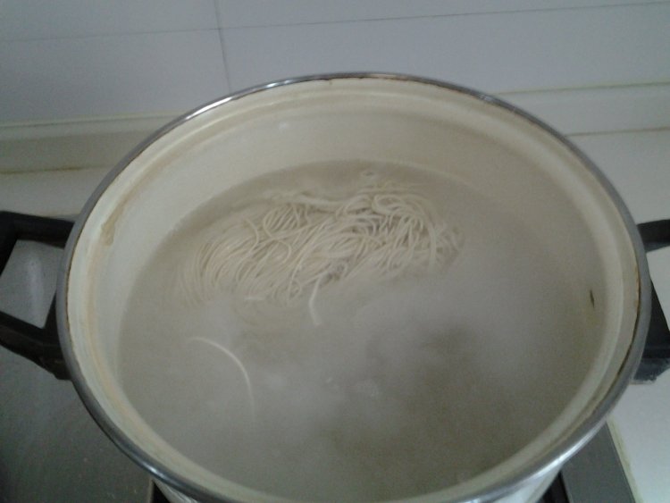 雪菜烂糊面步骤2