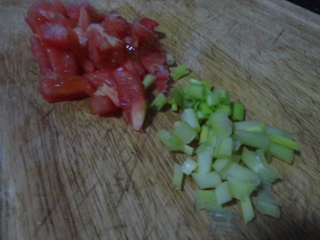 西红柿面条汤步骤2
