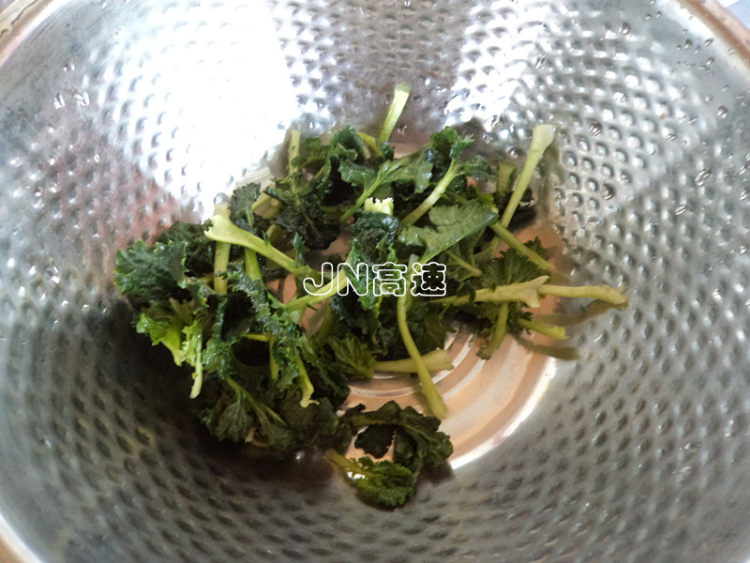 排骨青菜荷包蛋面步骤6