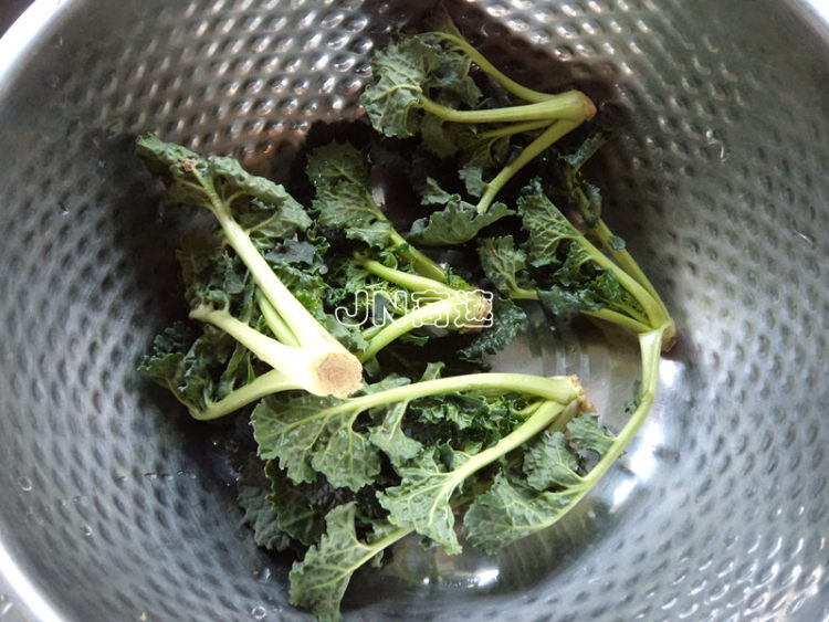 排骨青菜荷包蛋面步骤7