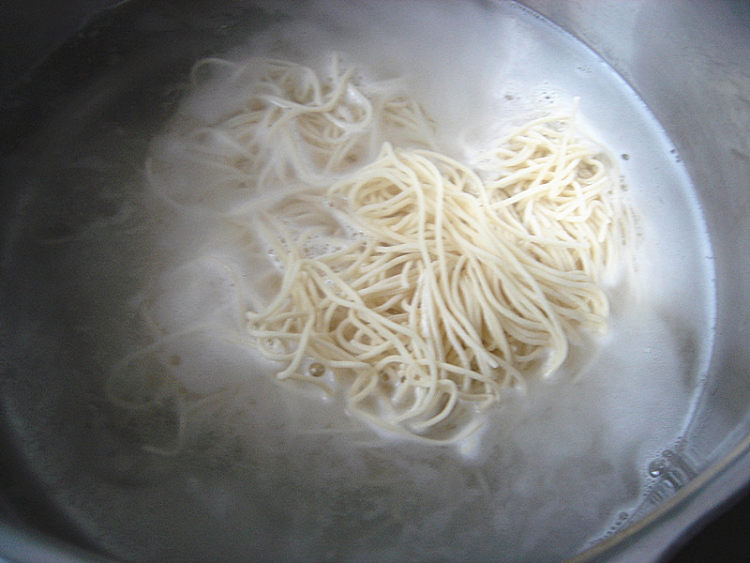 酸辣面步骤1