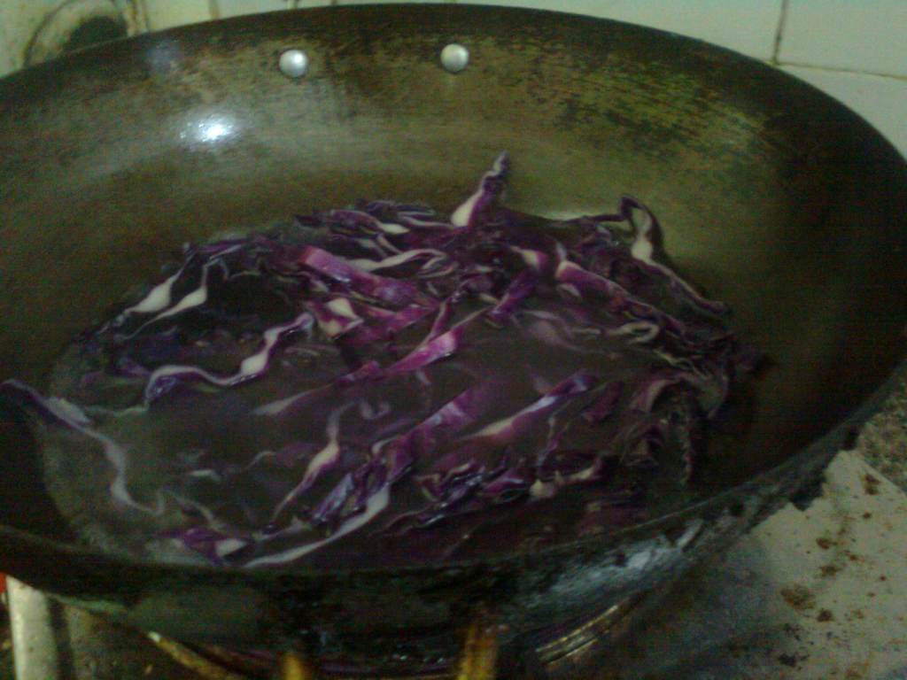 紫椰菜凉拌面步骤2