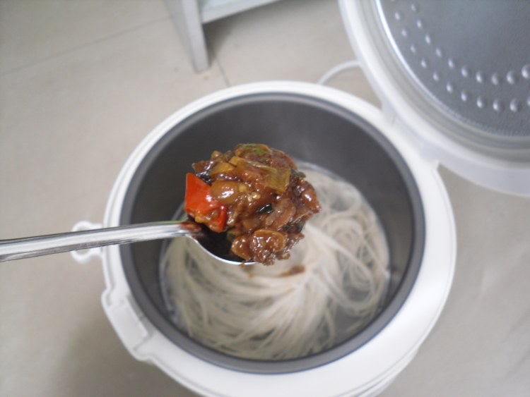 香辣肉丁面步骤3