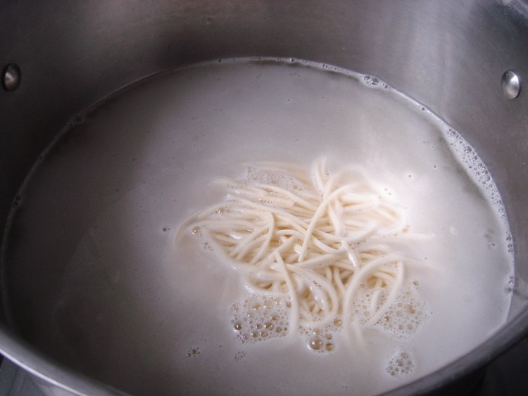 虾米鸡蛋凉面步骤2