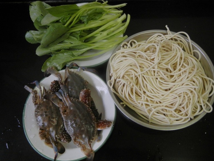 梭子蟹青菜汤面步骤1