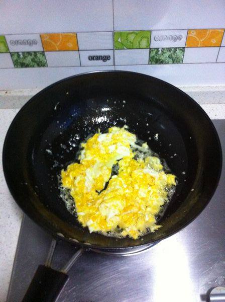 鸡蛋豆腐汤面步骤2