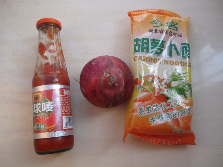 洋葱茄汁拌面步骤1