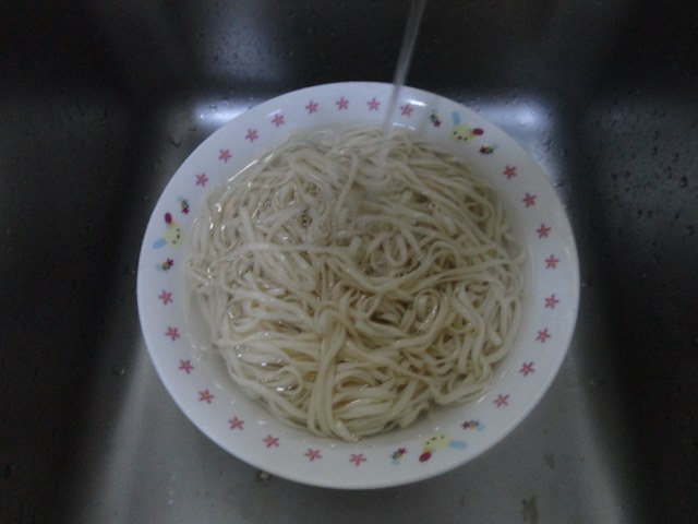 洋白菜番茄炒面步骤4