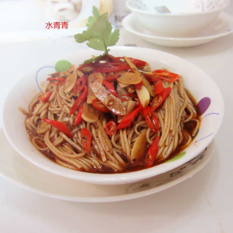 尖椒蒜香面步骤10