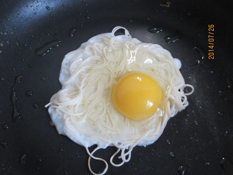 洋葱面条饼步骤10