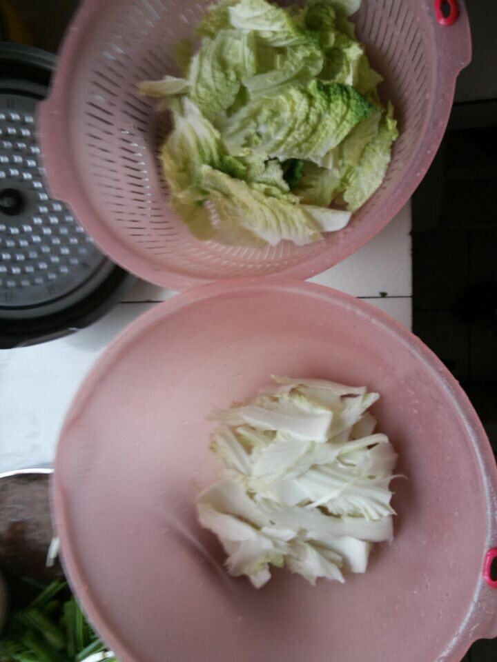 酥肉香菇面步骤3