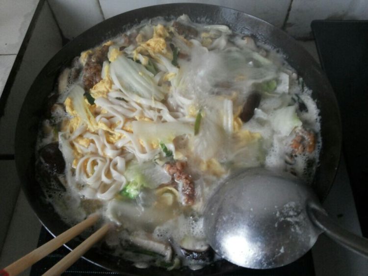 酥肉香菇面步骤12
