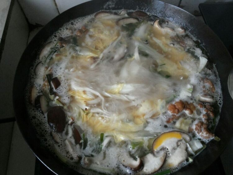 酥肉香菇面步骤11