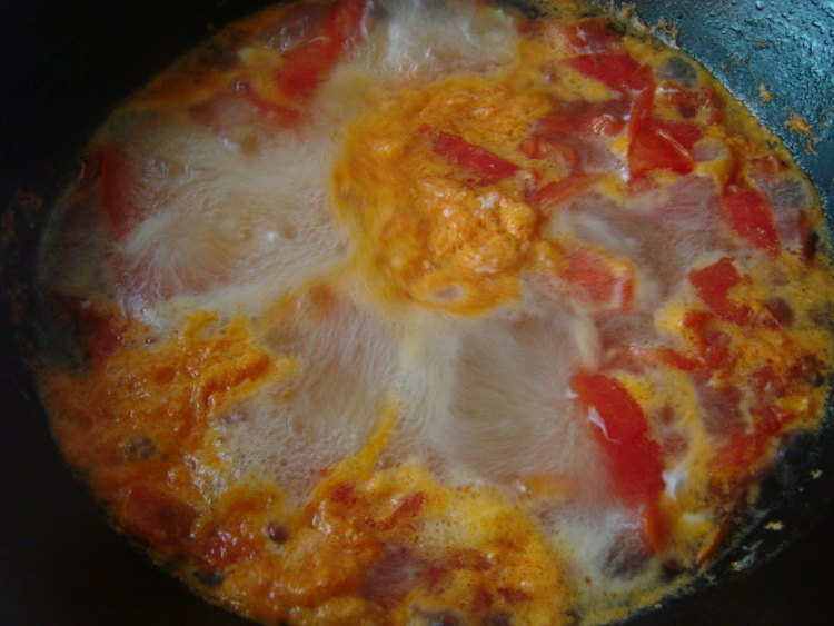 西红柿荷包蛋汤面步骤4