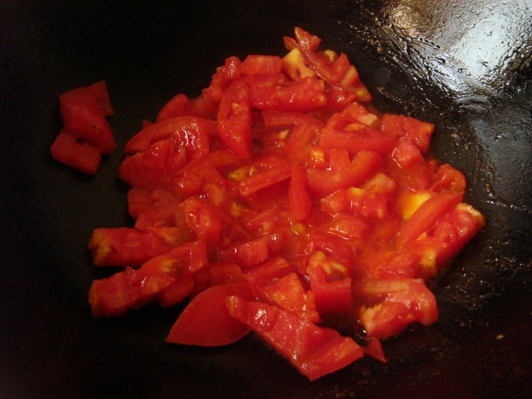 西红柿荷包蛋汤面步骤2