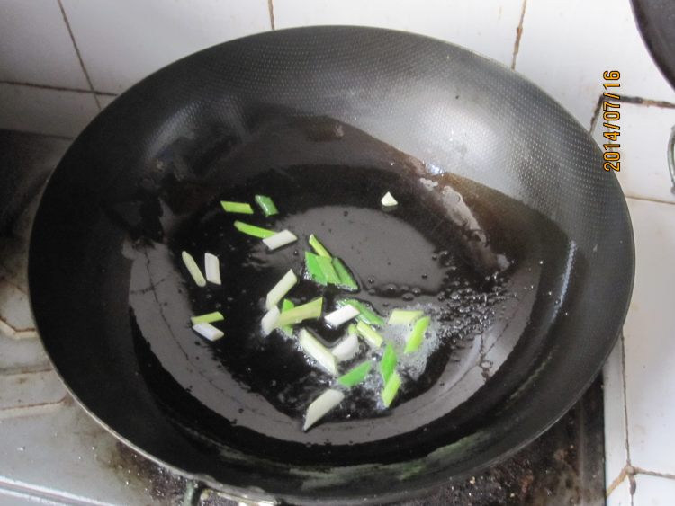 虾皮煮面步骤3