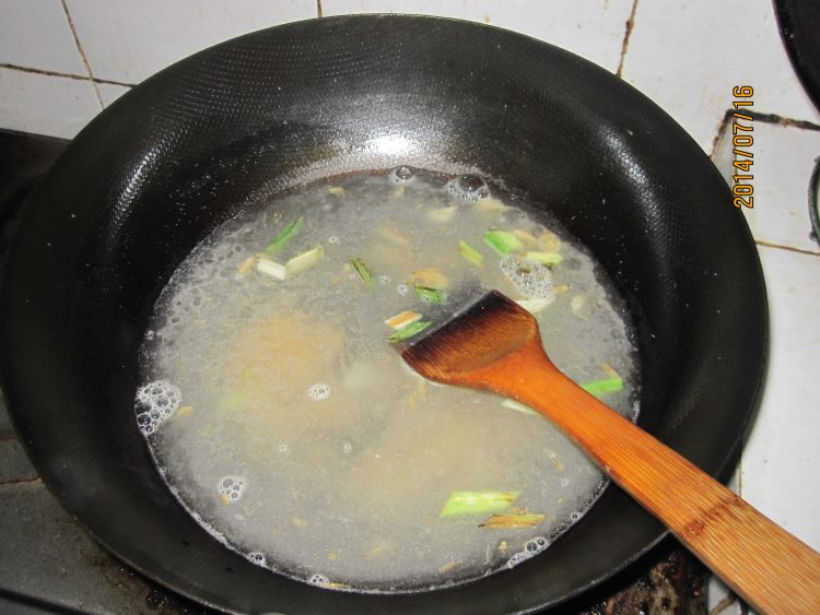 虾皮煮面步骤6