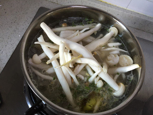 白玉菇方便面步骤4