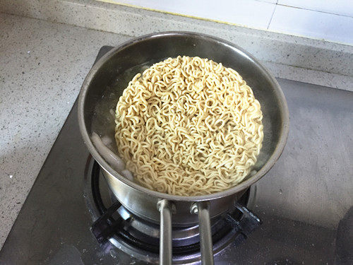 白玉菇方便面步骤5