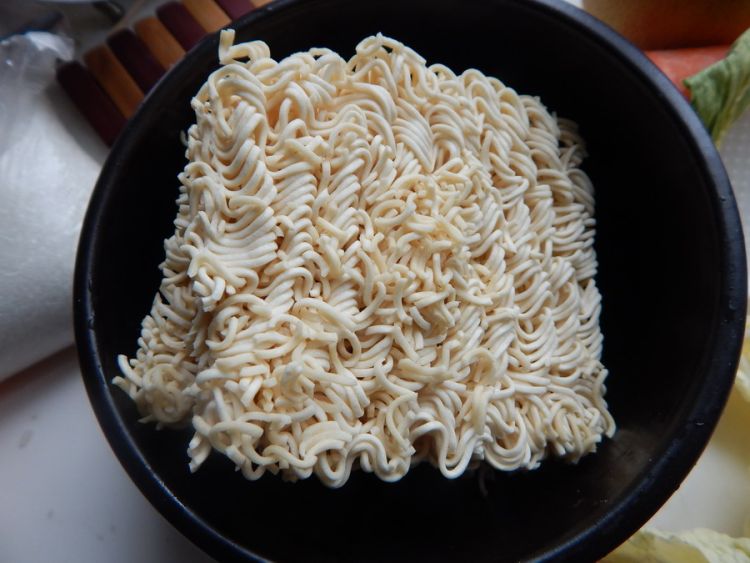 青菜火腿面步骤1