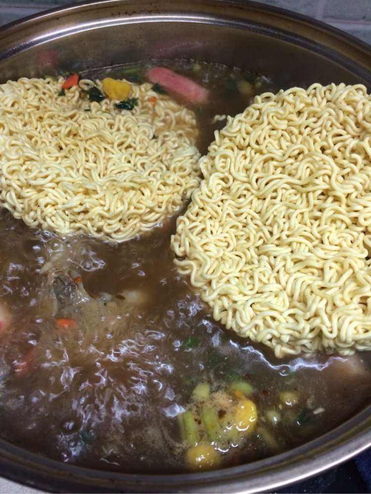 骨汤煮面步骤5