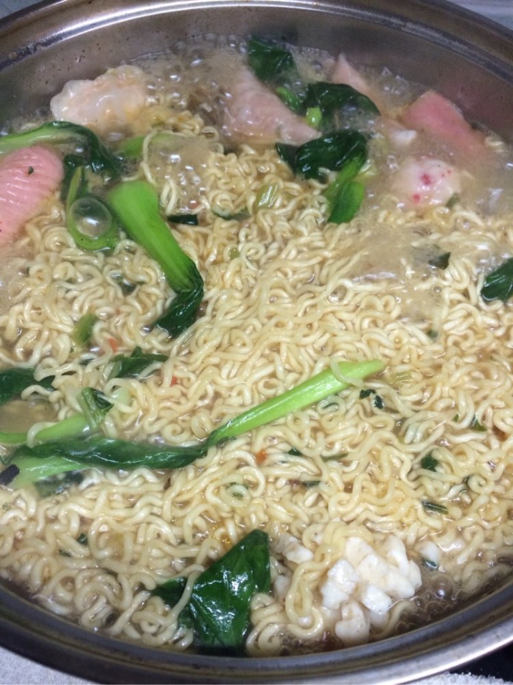 骨汤煮面步骤7